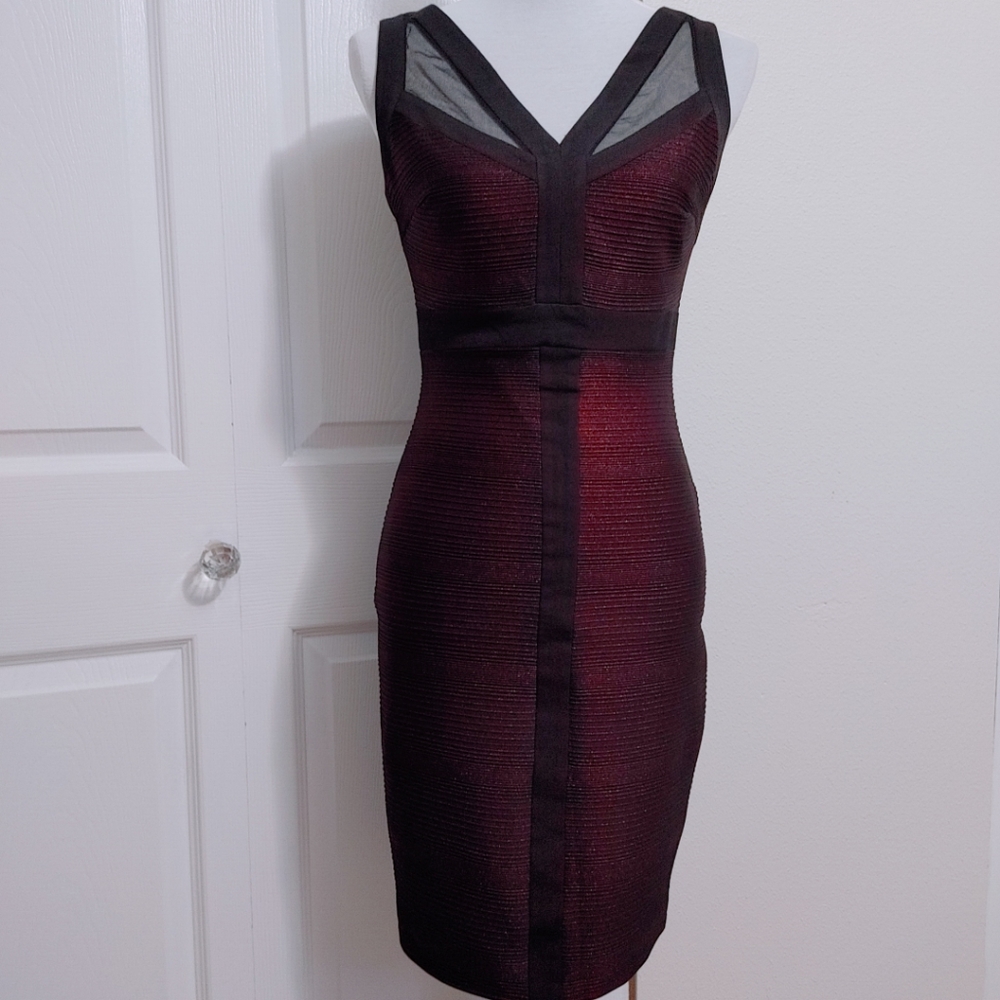 Cache Black and Red Ribbed Bodycon Dress - Picture 2 of 11